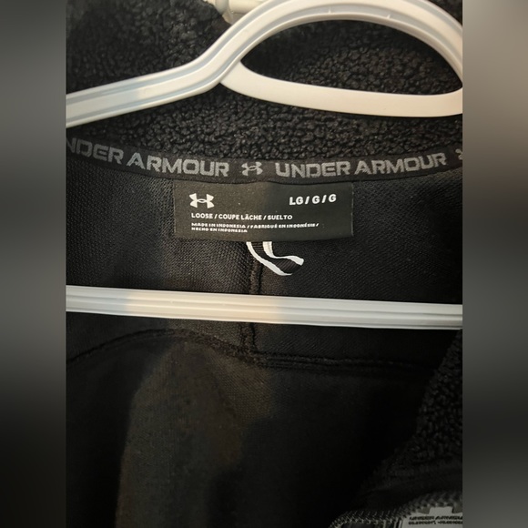 Under Armour Men’s Sherpa Windbreaker | Size: Large | Colour: Black - Picture 3 of 6